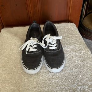 Universal Thread Go With Anything Gray/Black Sneakers Size 8